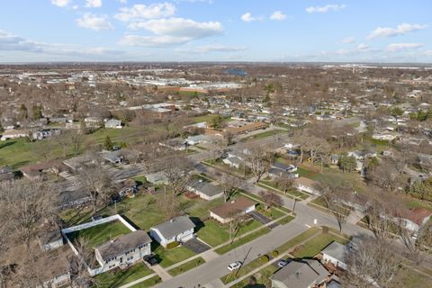 Tiny photo for 810 Revere Road, South Elgin, IL 60177 (MLS # 12608076)