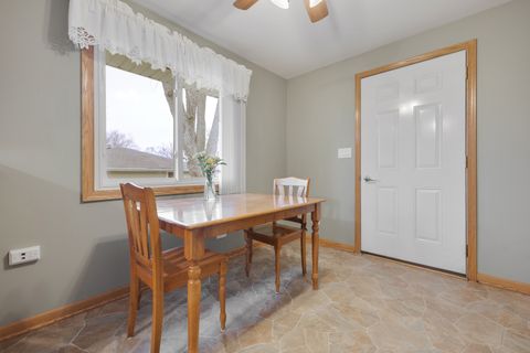 Tiny photo for 810 Revere Road, South Elgin, IL 60177 (MLS # 12608076)