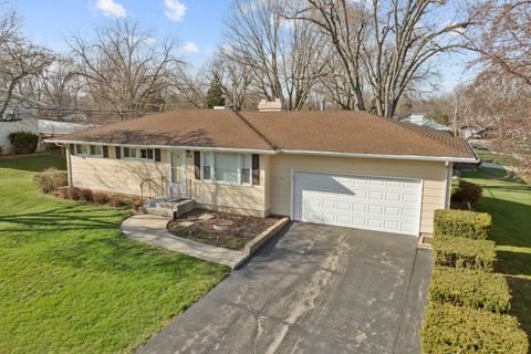 Tiny photo for 810 Revere Road, South Elgin, IL 60177 (MLS # 12608076)