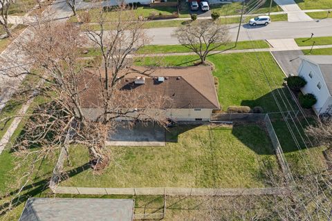 Tiny photo for 810 Revere Road, South Elgin, IL 60177 (MLS # 12608076)