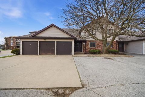 Photo of 1600 Northbrook #B9, Normal, IL 61761 (MLS # 12585637)