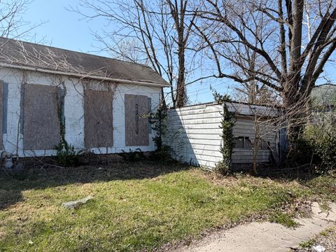 Tiny photo for 501 W McMackin Street, Salem, IL 62881 (MLS # 12601428)