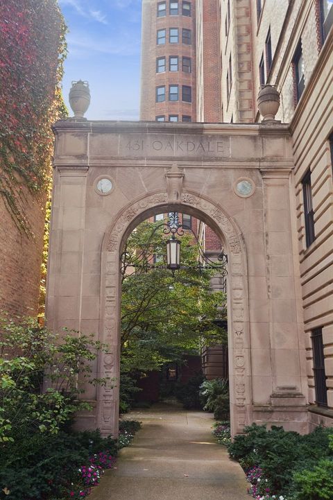 Tiny photo for 431 W Oakdale Avenue #14C, Chicago, IL 60657 (MLS # 12477626)