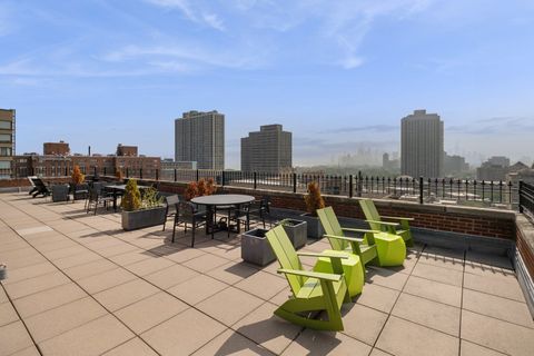 Tiny photo for 431 W Oakdale Avenue #14C, Chicago, IL 60657 (MLS # 12477626)
