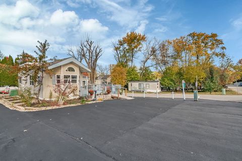 Tiny photo for 64 Fossil Ridge Road, Wilmington, IL 60481 (MLS # 12500427)