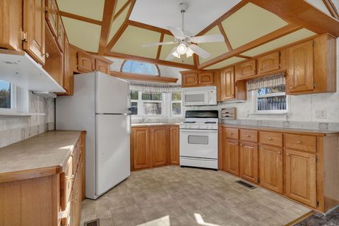 Tiny photo for 64 Fossil Ridge Road, Wilmington, IL 60481 (MLS # 12500427)