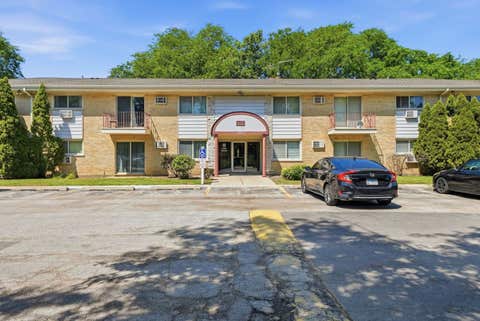 Tiny photo for 5740 Concord Lane #13, Clarendon Hills, IL 60514 (MLS # 12650729)