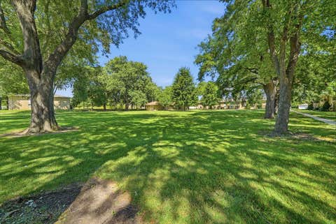 Tiny photo for 5740 Concord Lane #13, Clarendon Hills, IL 60514 (MLS # 12650729)
