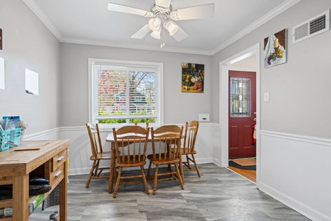 Tiny photo for 7139 N Nagle Avenue, Chicago, IL 60646 (MLS # 12626052)