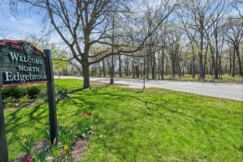 Tiny photo for 7139 N Nagle Avenue, Chicago, IL 60646 (MLS # 12626052)