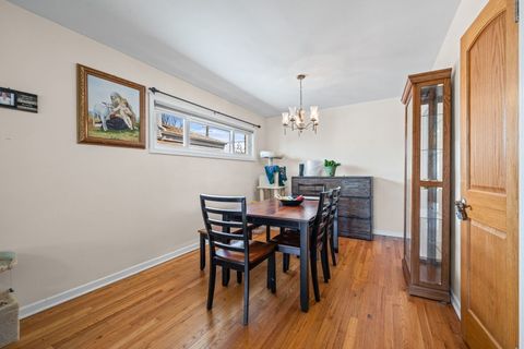 Tiny photo for 7139 N Nagle Avenue, Chicago, IL 60646 (MLS # 12626052)