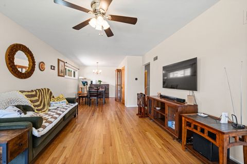 Tiny photo for 7139 N Nagle Avenue, Chicago, IL 60646 (MLS # 12626052)