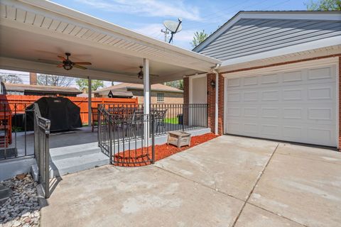 Tiny photo for 7139 N Nagle Avenue, Chicago, IL 60646 (MLS # 12626052)