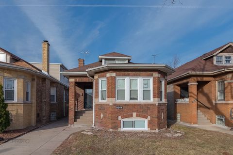 Photo of 8044 S Clyde Avenue, Chicago, IL 60617 (MLS # 12570232)