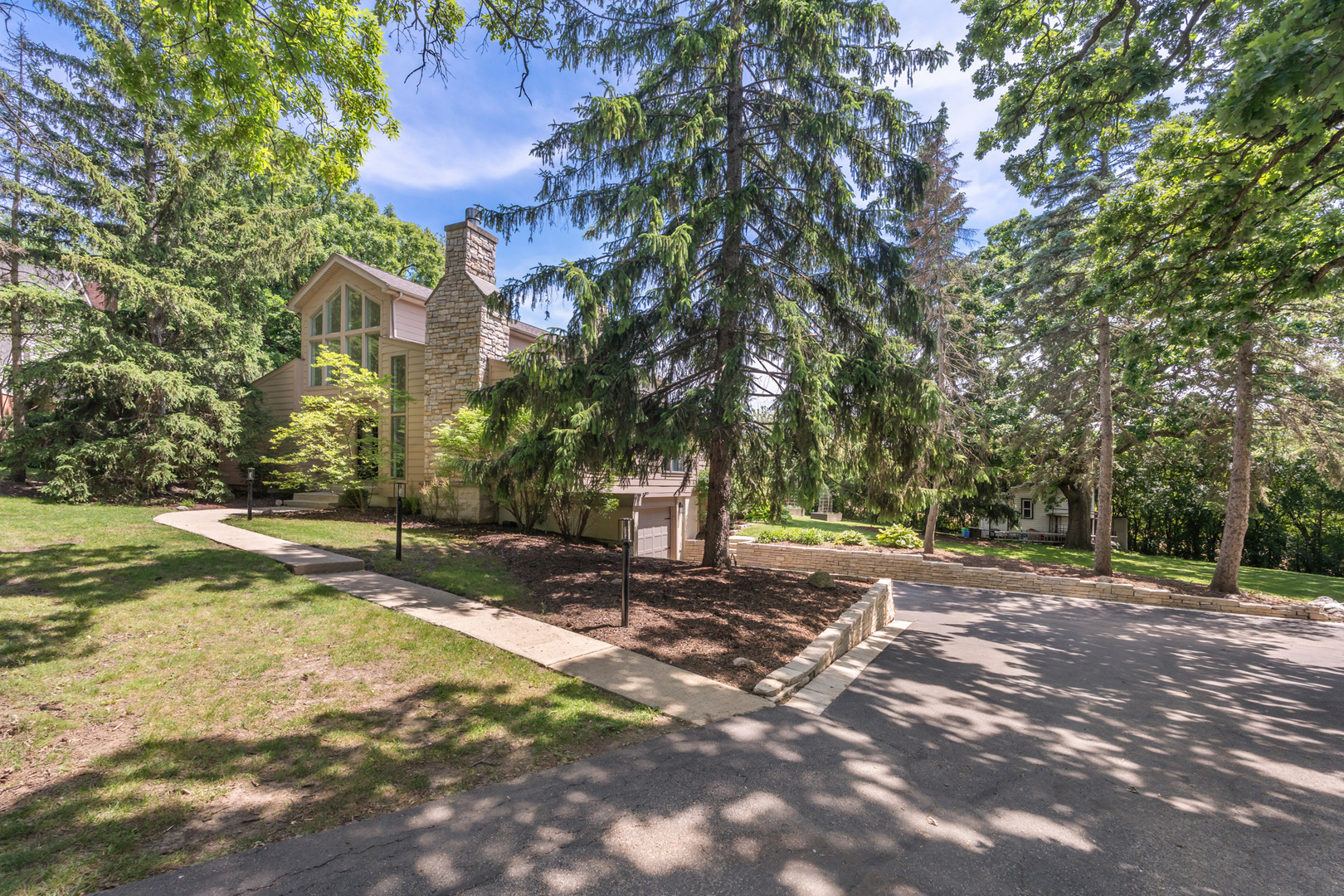 3N010 Lakeview Court
