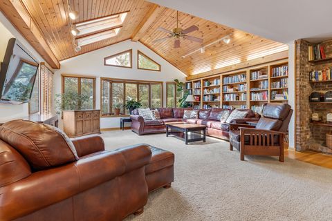 Tiny photo for 413 Linsey Avenue, Schaumburg, IL 60194 (MLS # 12475466)