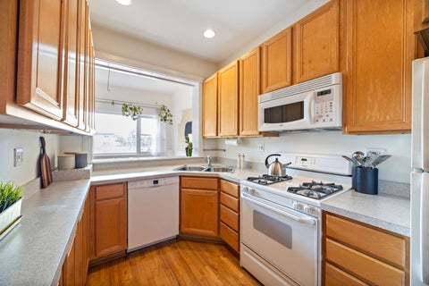 Tiny photo for 711 Washington Boulevard #2E, Oak Park, IL 60302 (MLS # 12772673)