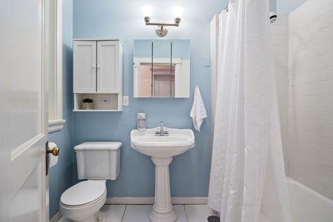 Tiny photo for 711 Washington Boulevard #2E, Oak Park, IL 60302 (MLS # 12772673)