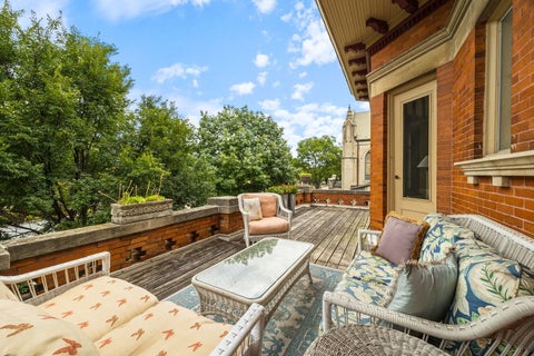 Tiny photo for 711 Washington Boulevard #2E, Oak Park, IL 60302 (MLS # 12772673)