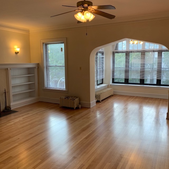 5857 N KENMORE Avenue 2S