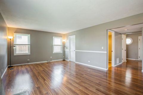 Tiny photo for 82 Washington Avenue, Streamwood, IL 60107 (MLS # 12437708)