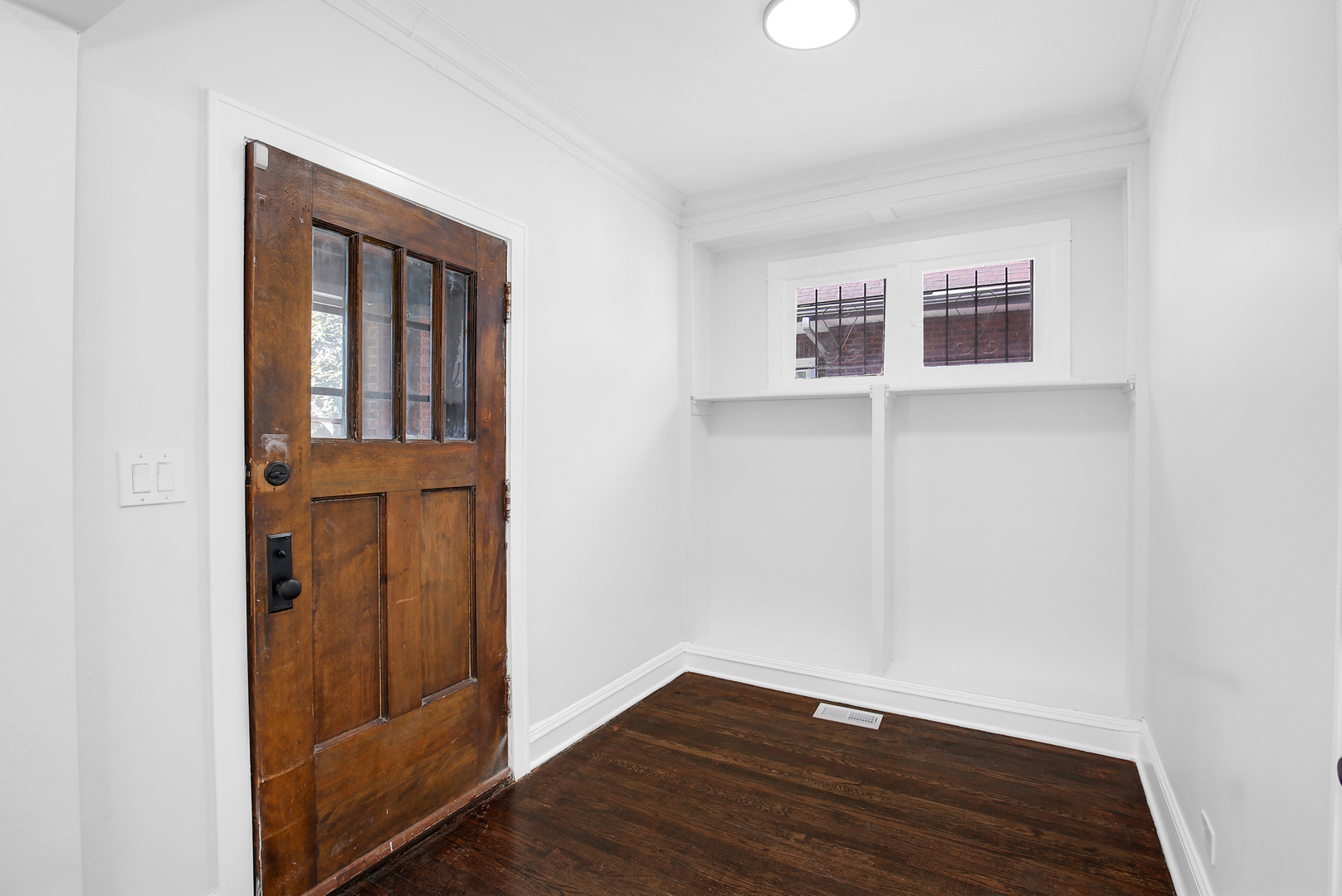 1724 W 105th Street