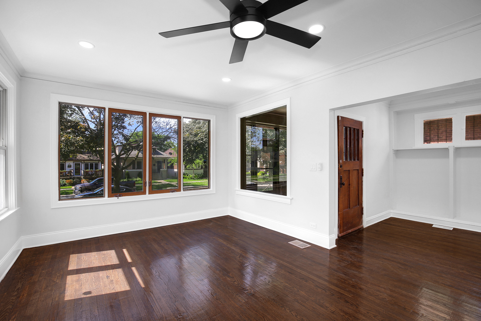 1724 W 105th Street