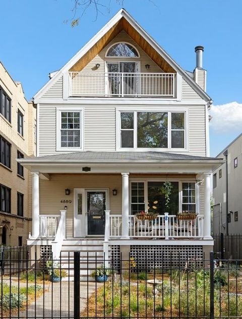 4889 N Hermitage Avenue Chicago IL 60640