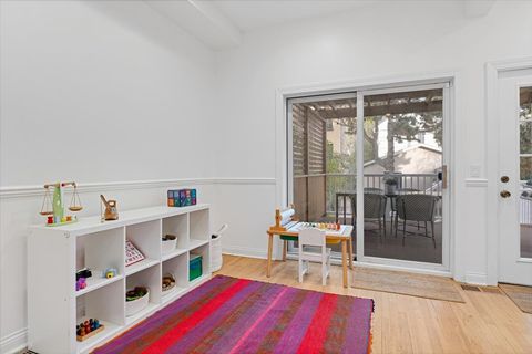 Tiny photo for 4889 N Hermitage Avenue, Chicago, IL 60640 (MLS # 12525134)