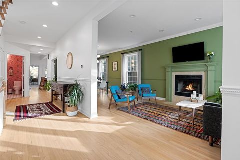 Tiny photo for 4889 N Hermitage Avenue, Chicago, IL 60640 (MLS # 12525134)