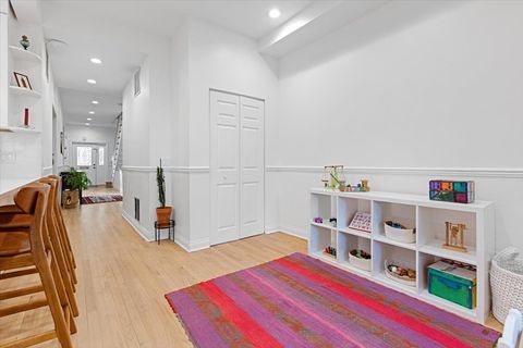 Tiny photo for 4889 N Hermitage Avenue, Chicago, IL 60640 (MLS # 12525134)