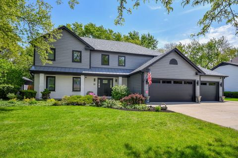 Photo of 35 AMERICANA Court, Roselle, IL 60172 (MLS # 12590925)