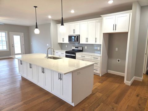 Tiny photo for 3 Saint Ivans Circle, Bloomington, IL 61705 (MLS # 12548952)