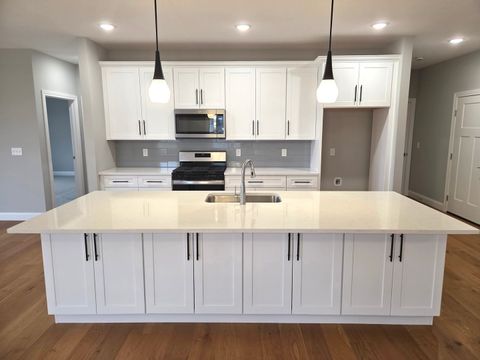 Tiny photo for 3 Saint Ivans Circle, Bloomington, IL 61705 (MLS # 12548952)