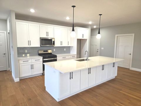 Tiny photo for 3 Saint Ivans Circle, Bloomington, IL 61705 (MLS # 12548952)