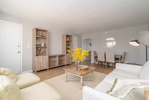 Tiny photo for 36 S Kensington Avenue #06, La Grange, IL 60525 (MLS # 12551282)