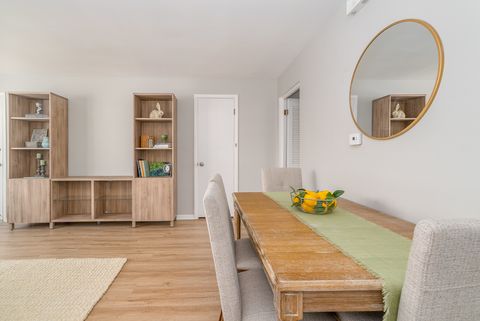 Tiny photo for 36 S Kensington Avenue #06, La Grange, IL 60525 (MLS # 12551282)