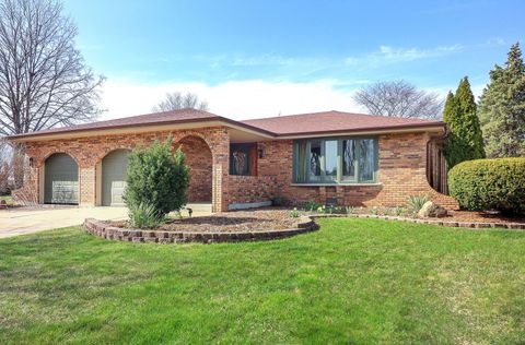 16W688 Therese Court Willowbrook IL 60527