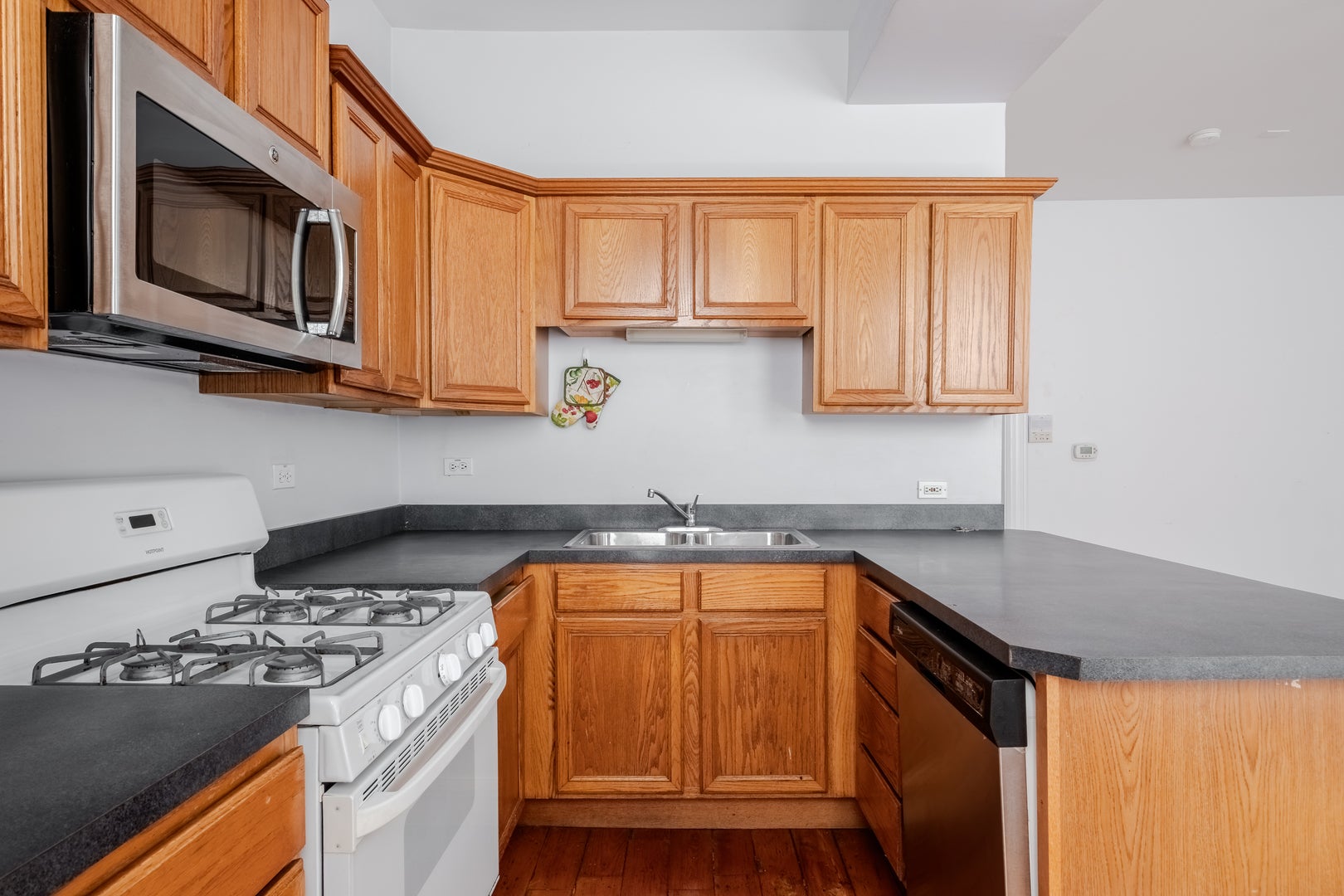 1470 W Huron Street 3F