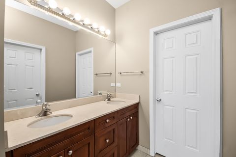 Tiny photo for 2736 N WOLCOTT Avenue #202, Chicago, IL 60614 (MLS # 12556839)