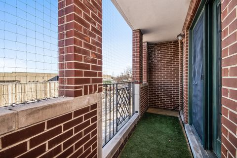 Tiny photo for 2736 N WOLCOTT Avenue #202, Chicago, IL 60614 (MLS # 12556839)