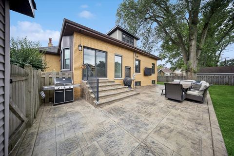 Tiny photo for 1720 Greendale Avenue, Park Ridge, IL 60068 (MLS # 12458033)