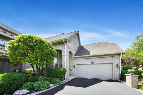 Photo of 11171 Edgebrook Lane, Indian Head Park, IL 60525 (MLS # 12639406)