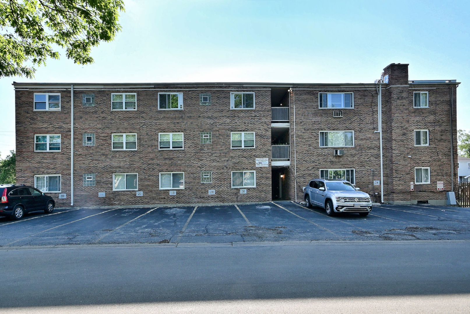600 S York Street 2B