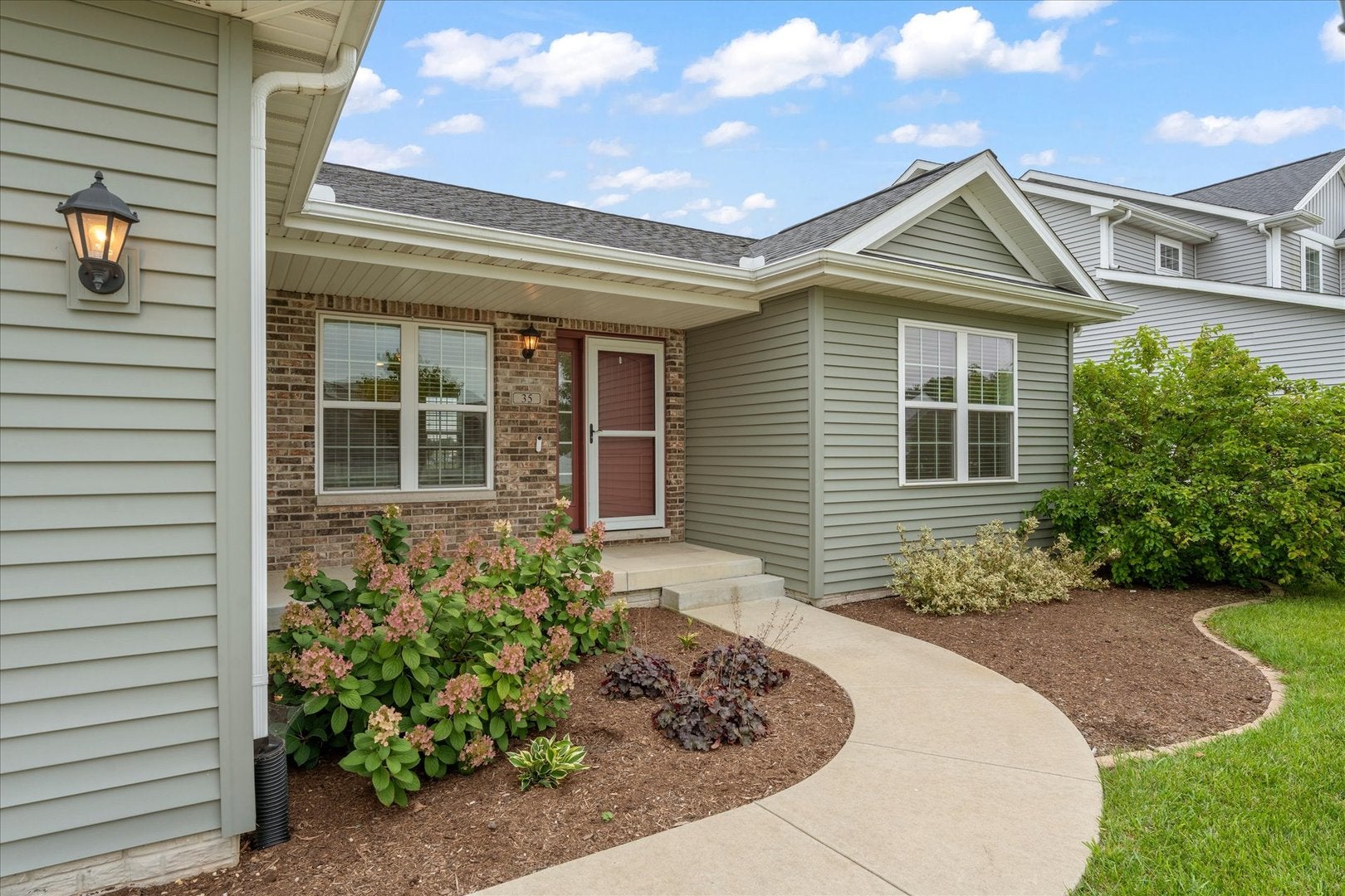 35 Lodge Trail