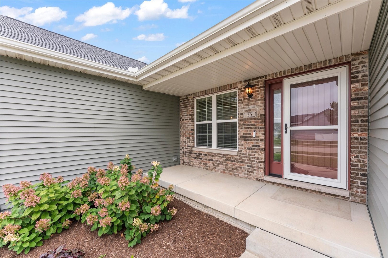 35 Lodge Trail