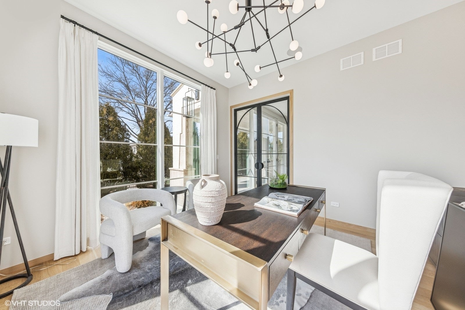 541 Kensington Court