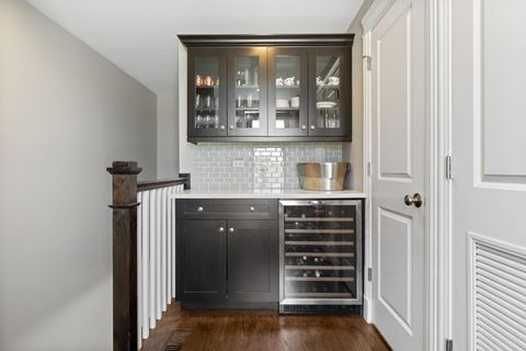 Tiny photo for 3252 N Seminary Avenue #3, Chicago, IL 60657 (MLS # 12646660)