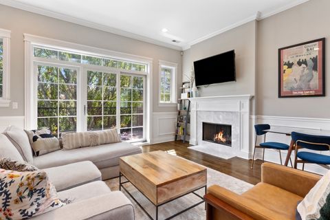 Tiny photo for 3252 N Seminary Avenue #3, Chicago, IL 60657 (MLS # 12646660)