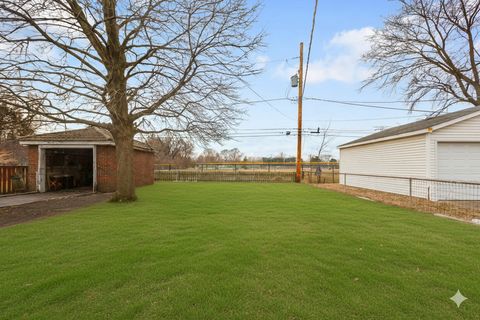 Tiny photo for 556 Orchard Court, Des Plaines, IL 60016 (MLS # 12569152)